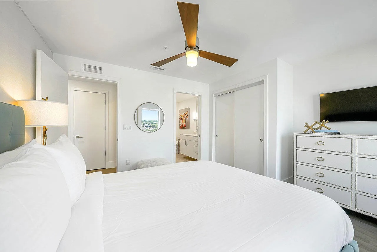 TRIO CONDO 901